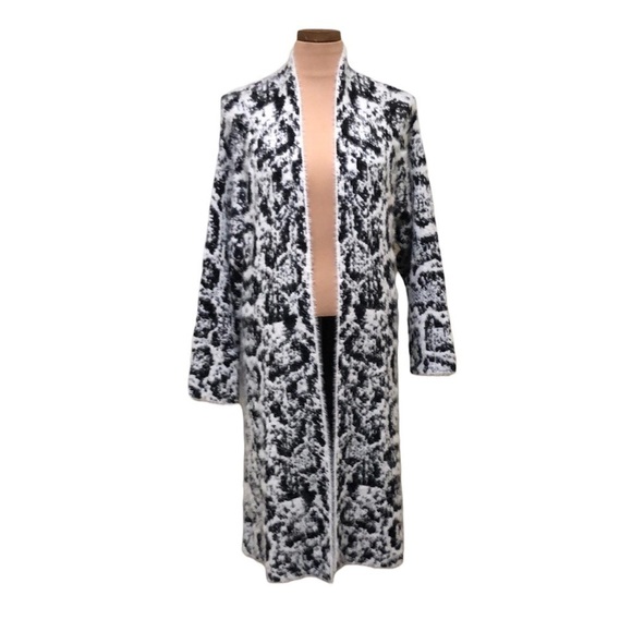 Band of Gypsies Cardigan Sweater Duster Size Medium White Black Reptile Eyelash - Picture 1 of 10